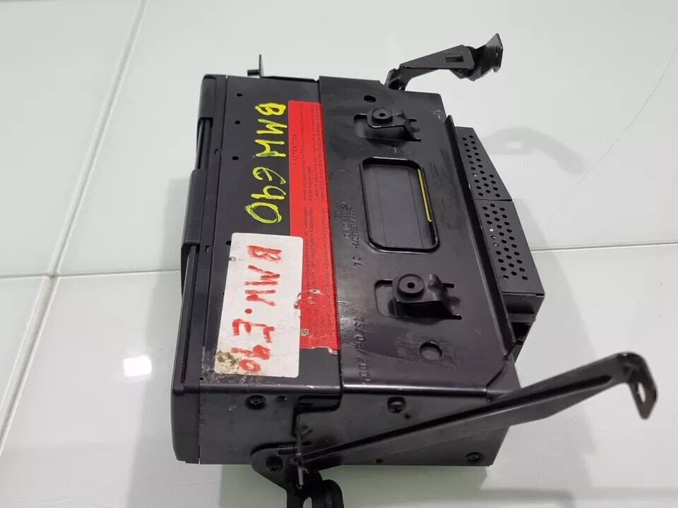 BMW E81 E87 E90 E91 E92 E93 1 3 SERIES 6-DISC CD CHANGER WITH MAGAZINE 6977759