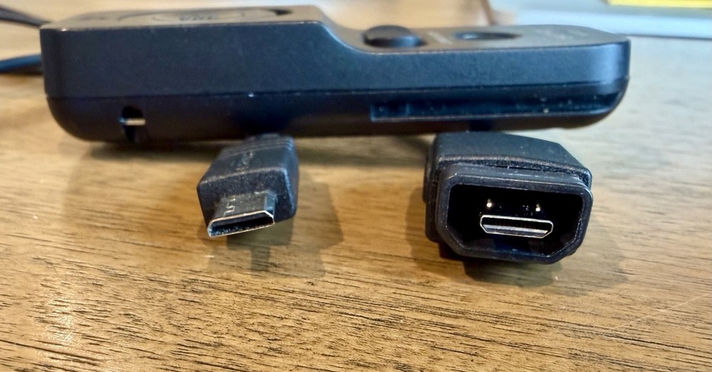 Sony RM-VPR1 Wired Remote Control for Sony cameras includes Multi-Terminal Cable