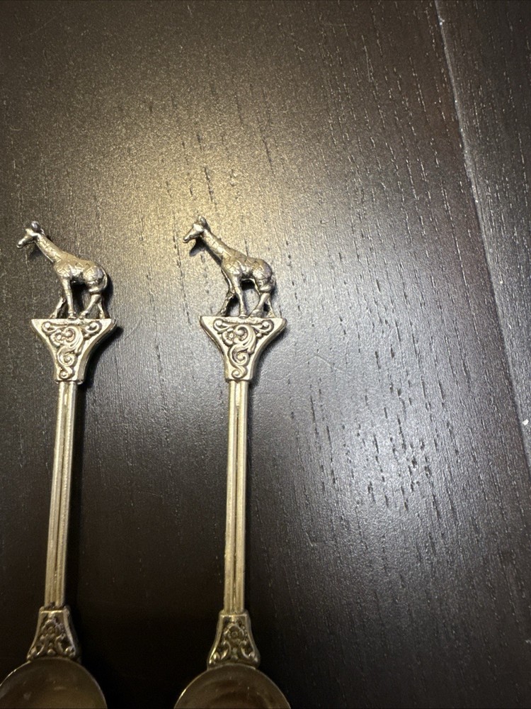 Set If 5 Giraffe Spoons - Material Unknown