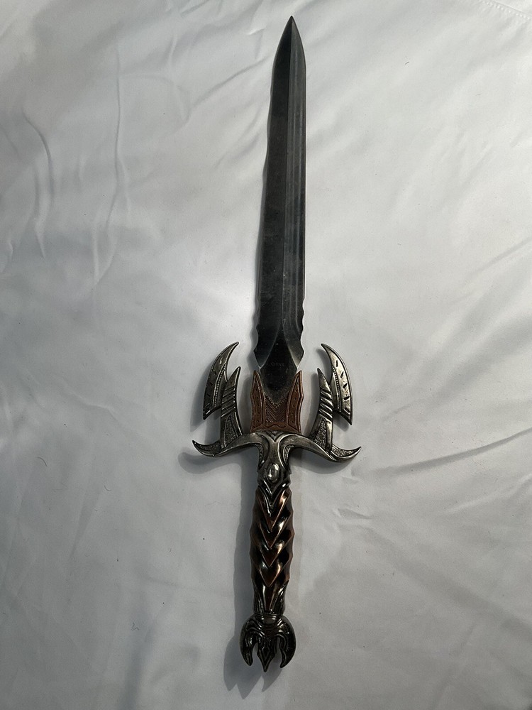 Medieval Claw Dagger