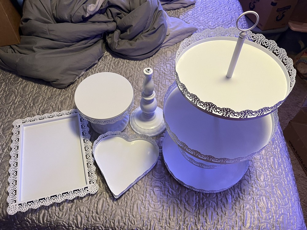 Cake & Cupcake Stands White Metal
