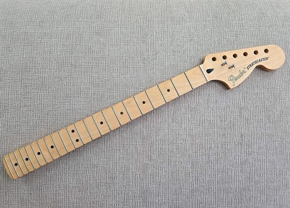 Fender Mim Deluxe Stratocaster Maple Neck Strat