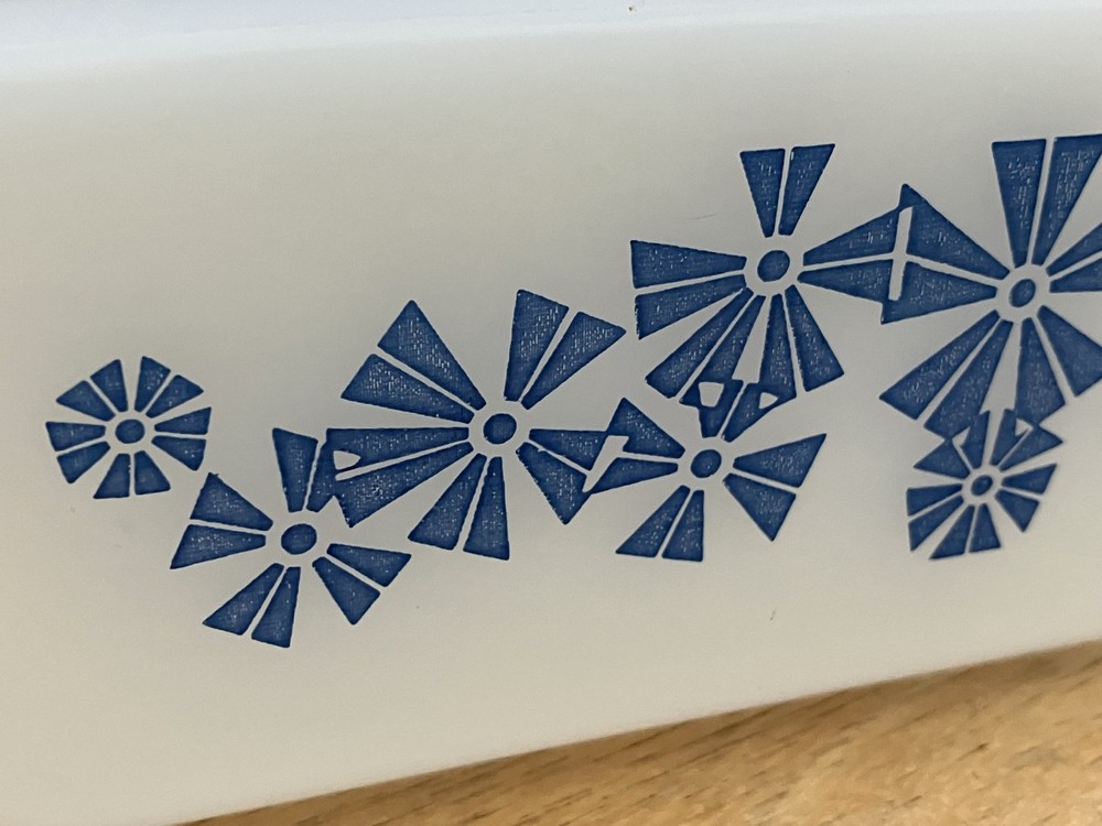 Glasbake Blue White Snowflake Pinwheel Loaf Pan