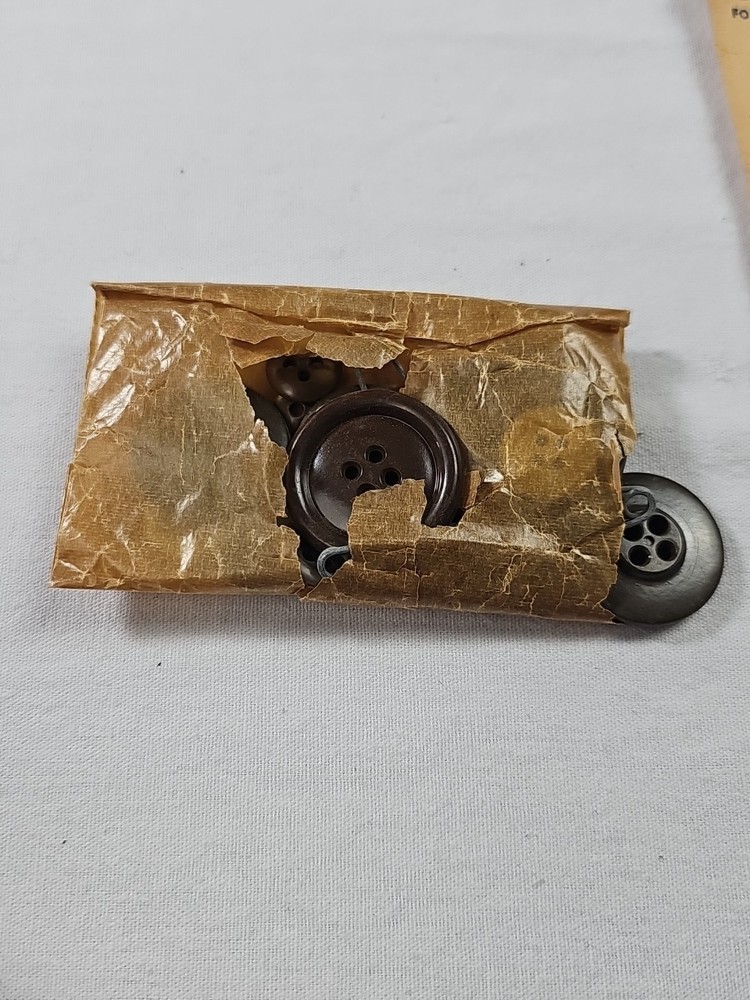 WWII American Red Cross Sewing Kit Needles, Thread, Buttons, Instruct E-Z Thread