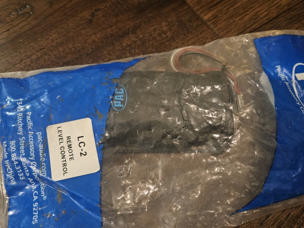 Pac LC-2 In-Dash/Under Dash Mountable Line Output Converter W/ Volume Control