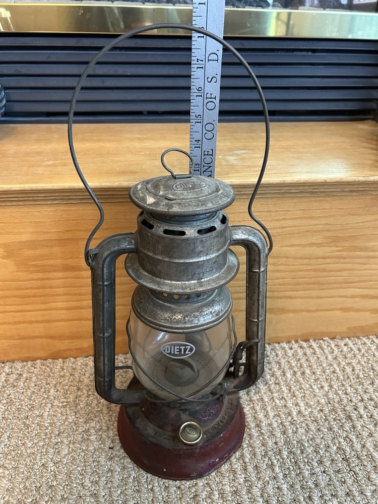 Dietz Wizard No. 2 Kerosene Lantern. Clear Globe