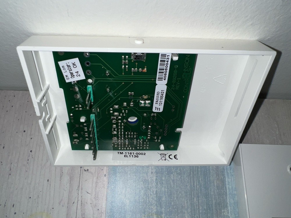 Johnson Controls TM-11x1 Series Room Temperature Module