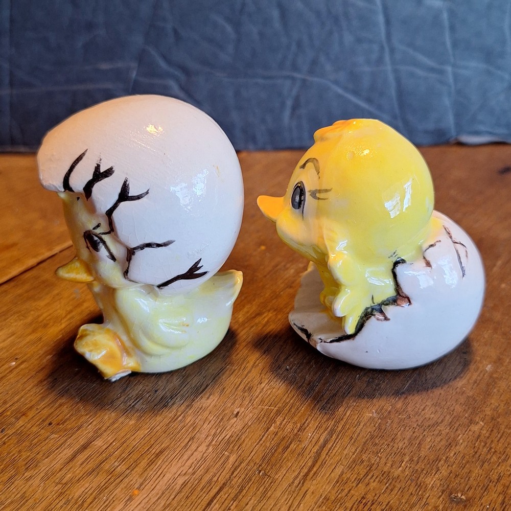 Vintage Chicks Hatching Eggs Ceramic Figurines Easter/Spring 2.5" Tall