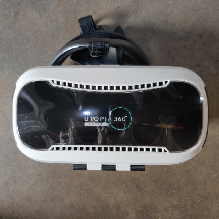 Retrak Utopia 360 Elite Edition Virtual Reality Headset - Headset only - NEW