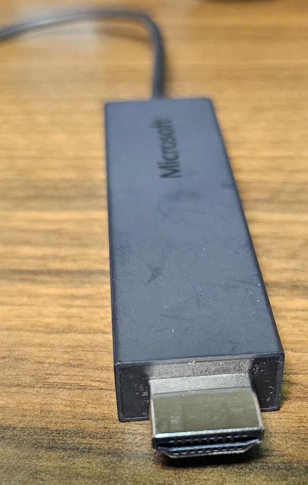 Microsoft Wireless Display Adapter Model 1628