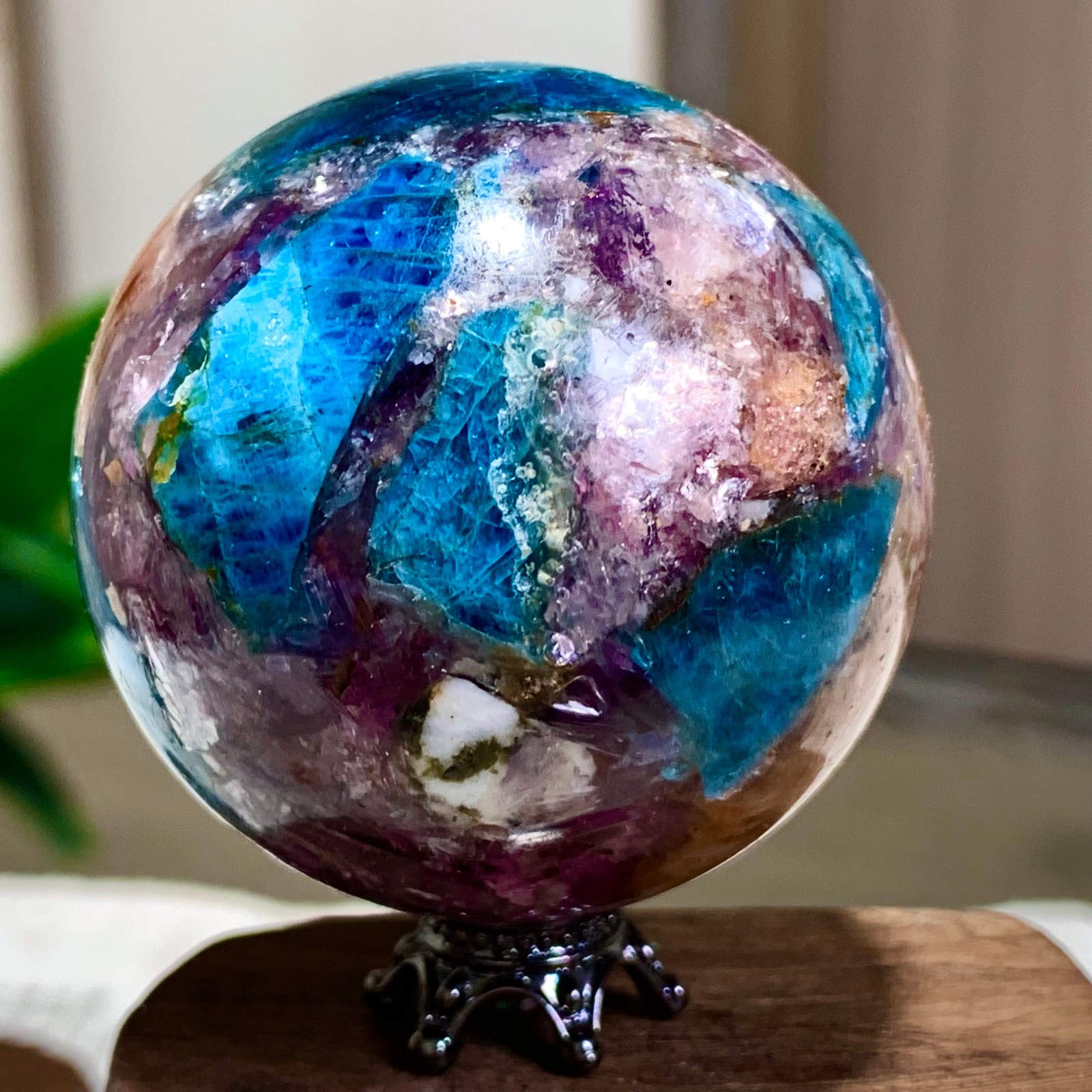 132G Natural Blue Aptite +Sun Stone purple lepidolite Sphere mineral sample