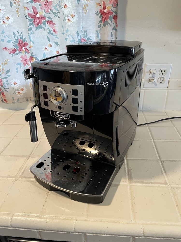 Delonghi Magnifica XS Espresso Machine