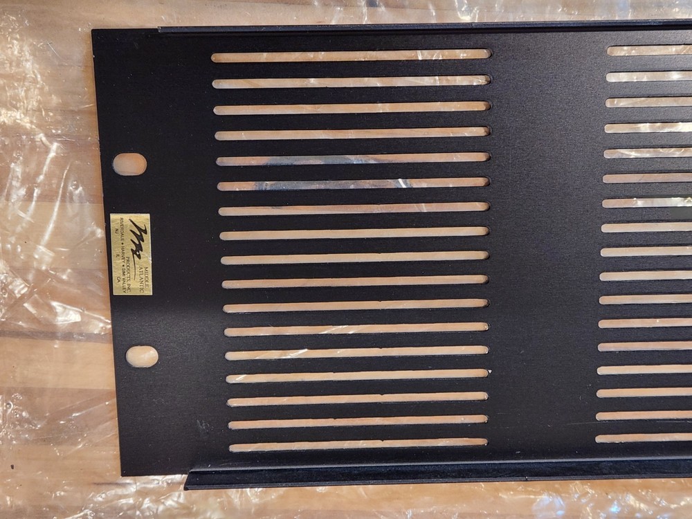 Middle Atlantic vented 3U black steel rack panel 19"