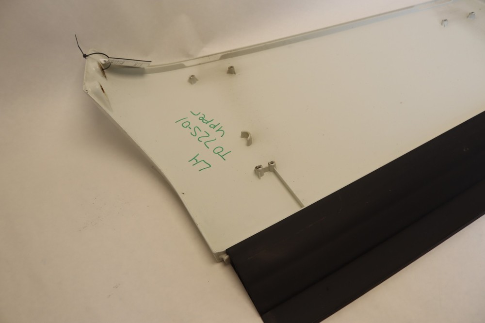 2008-2017 FREIGHTLINER CASCADIA 125 LEFT FAIRING CAB UPPER EXTENDER PANEL OEM