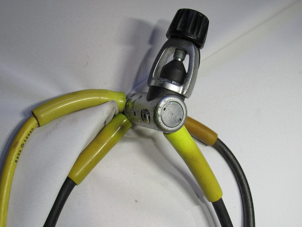 oceanic octopus glo DATA PLUS dive computer , regulators