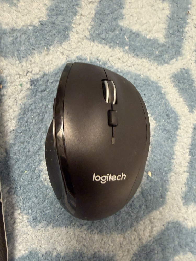 Logitech K850 Wireless/unify Bluetooth Keyboard With M705 Unifying Mouse