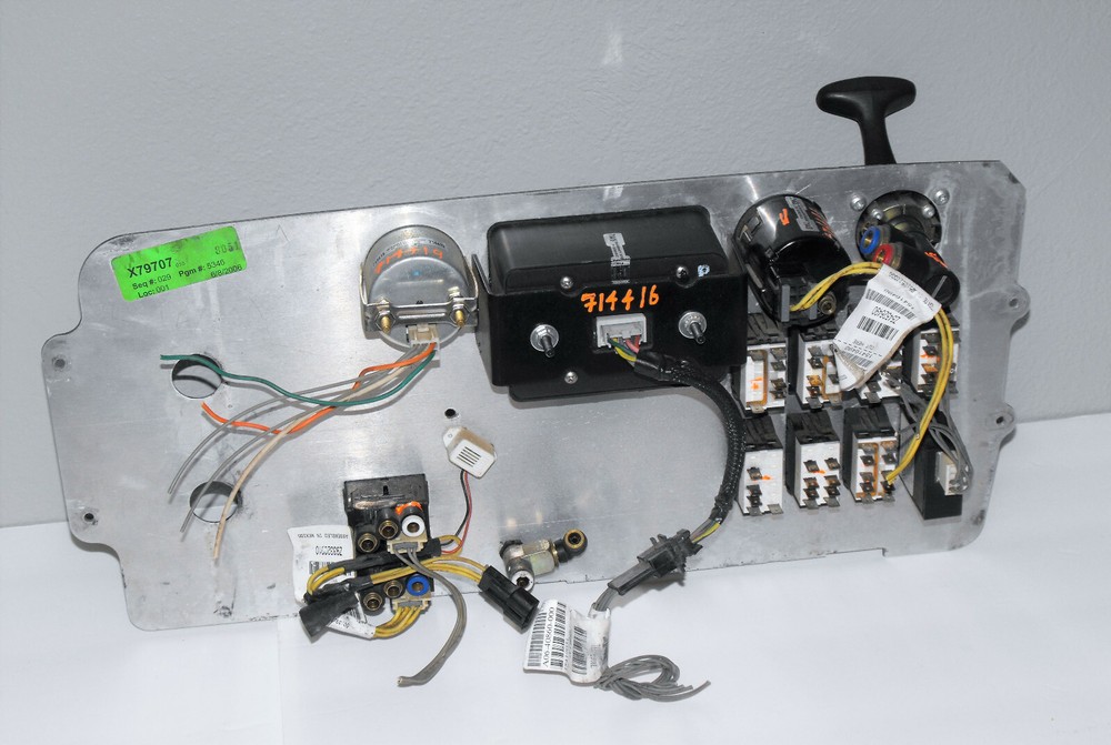 2006 Freightliner Columbia Century Switch Dash Panel