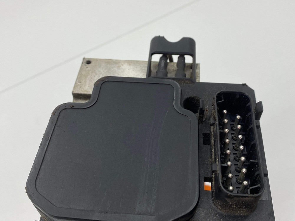 Audi S4 ABS pump control module B5 2000 Saloon
