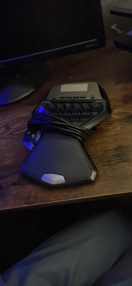 Logitech G13 Advanced Gamepad Programmable Gameboard