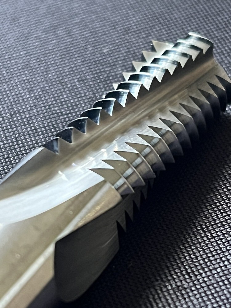 BRAND NEW 1/4-18UN SOLID CARBIDE THREAD MILL