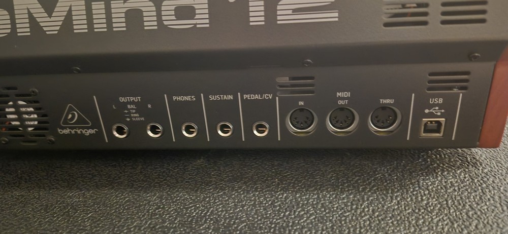 Behringer DeepMind 12D Polyphonic Analog Desktop Synthesizer Module .new