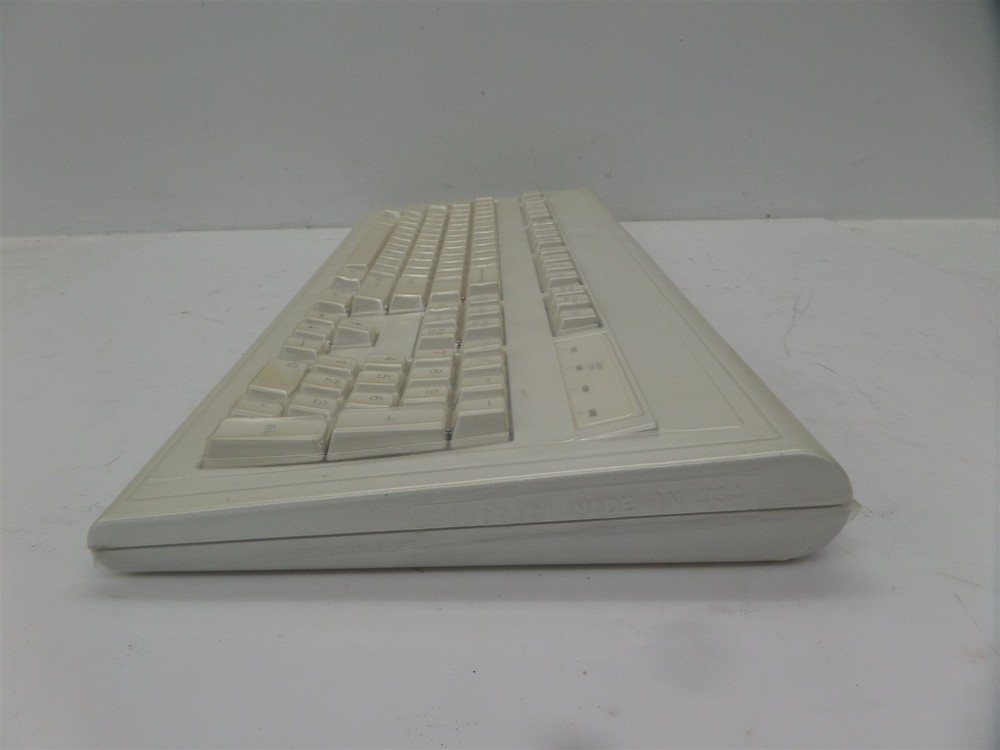 Siemens EKT-101 Clicky PS/2 Computer Keyboard w/ Protective Casing