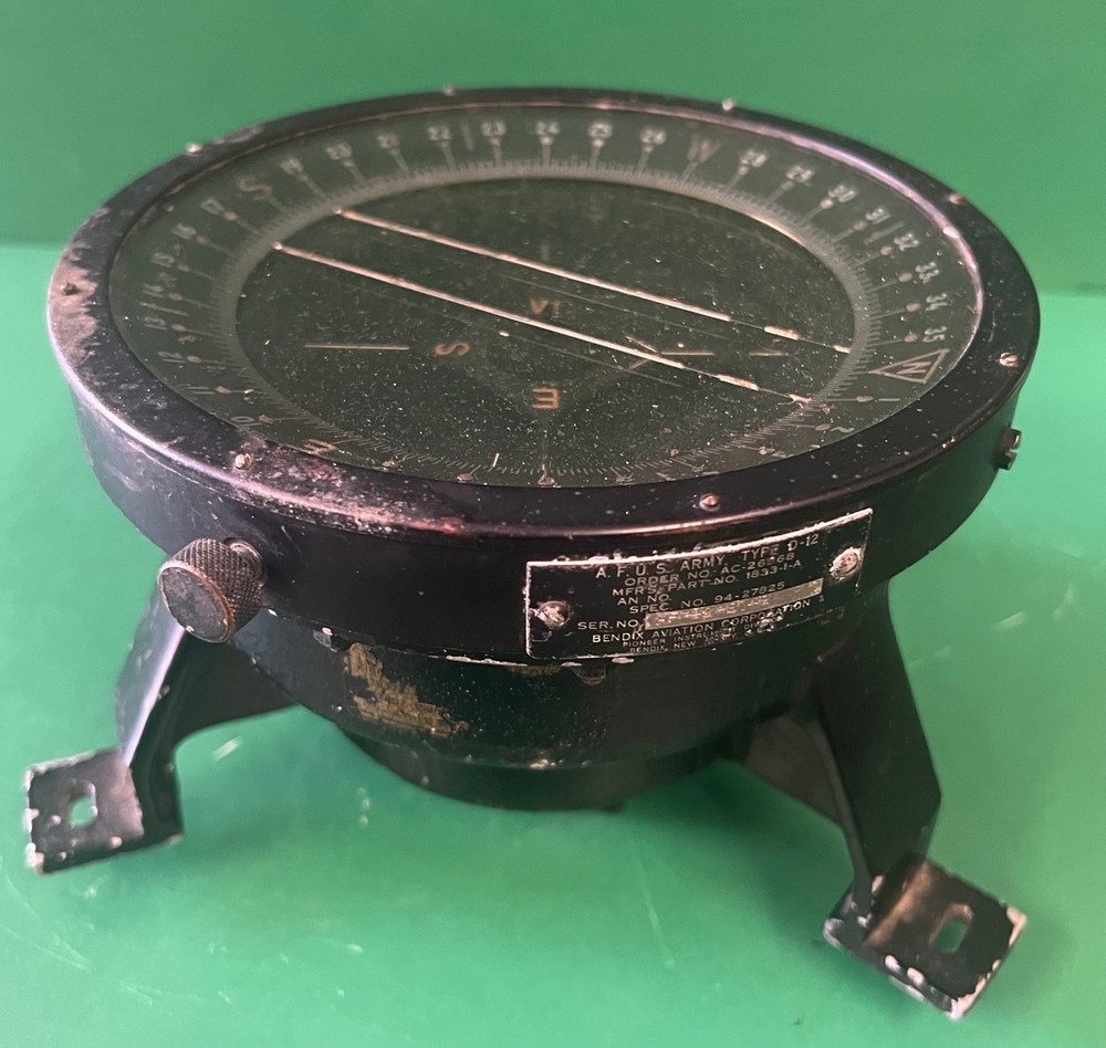 ARMY AIR FORCES B-17 NAVIGATOR’S MASTER COMPASS TYPE D-12