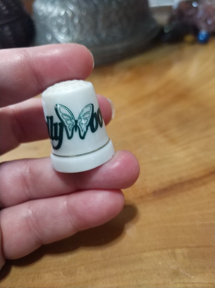 Vintage ceramic Dollywood souvenir thimble