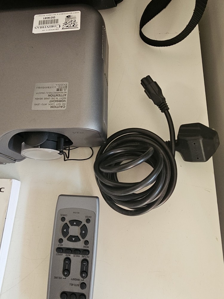 NEC LCD VT45 Projector Plus Remote
