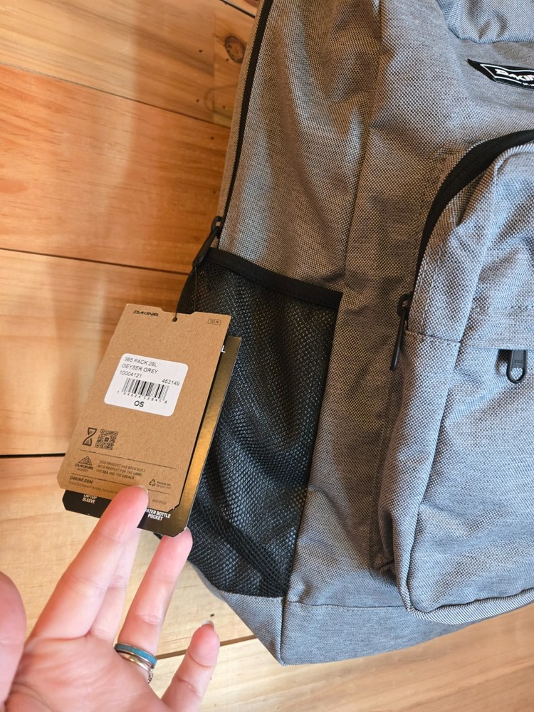 NWT Dakine 365 Backpack Gray/Black Backpack Computer Compartment