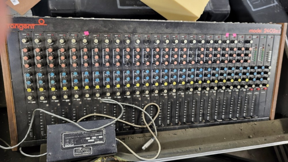 Tanget 2402ax Studio Console ships in road case Tested Mostly working OBO