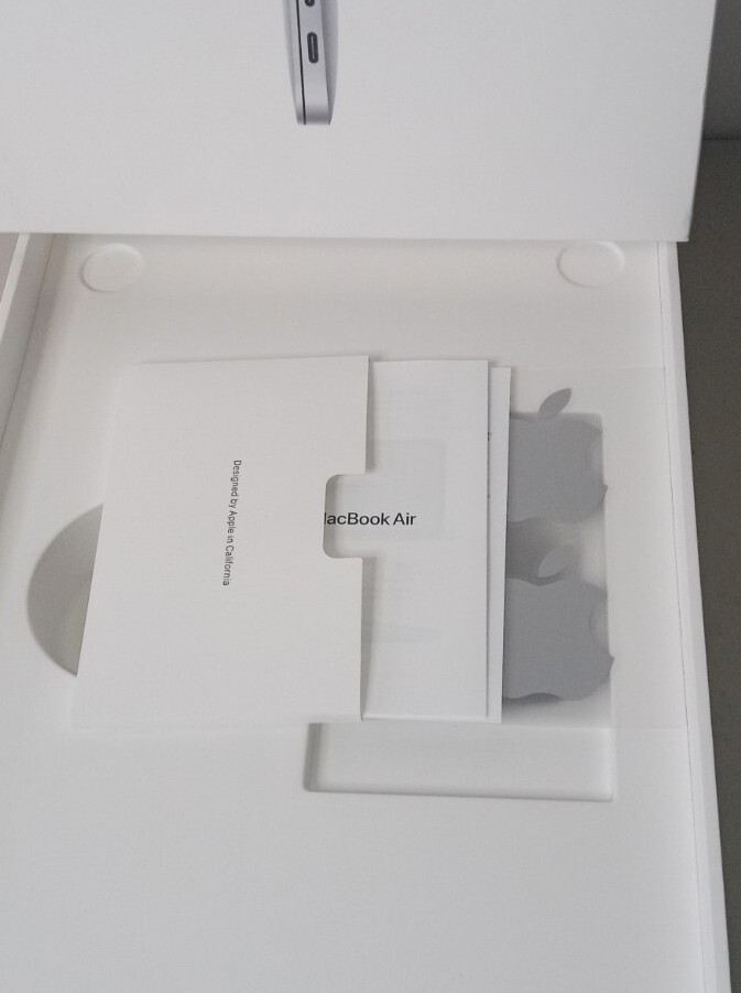 Apple iPad 64GB 9th Generation + MacBook Air empty boxes + Inserts ONLY No iPad