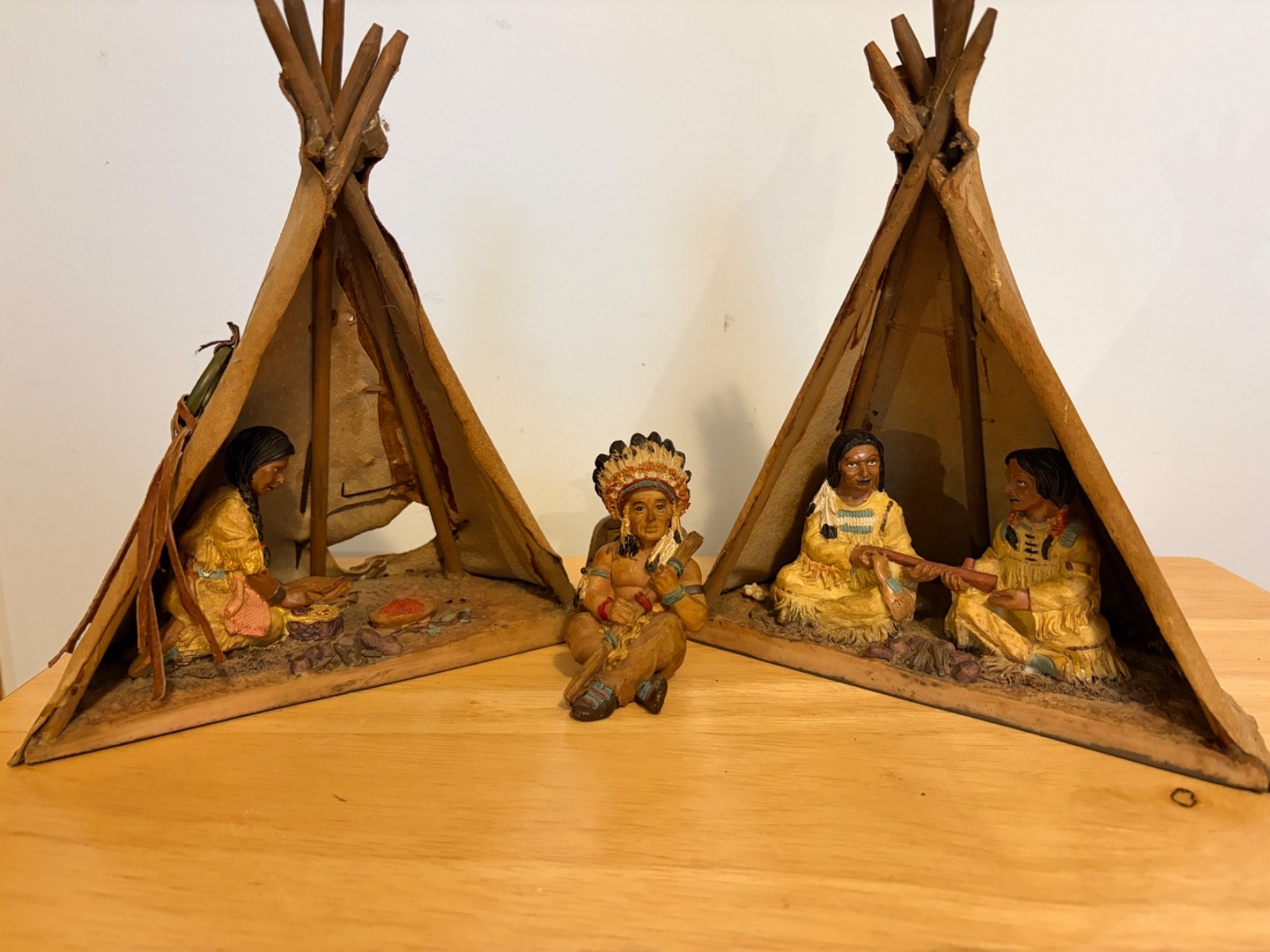 Native American Family w/ Chief Teepee Opens Cooking Working Hinged 16"x 9" NICE