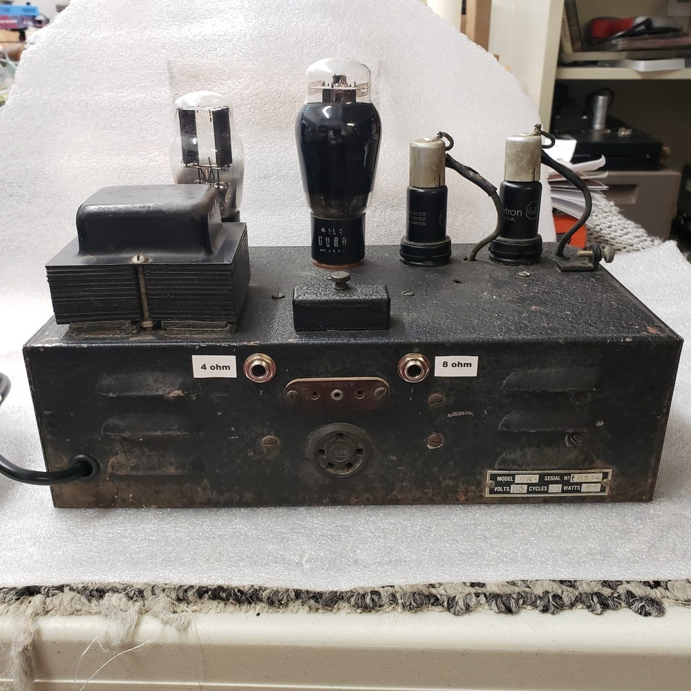 Knight 8W 1939 Guitar and Harmonica amplifier