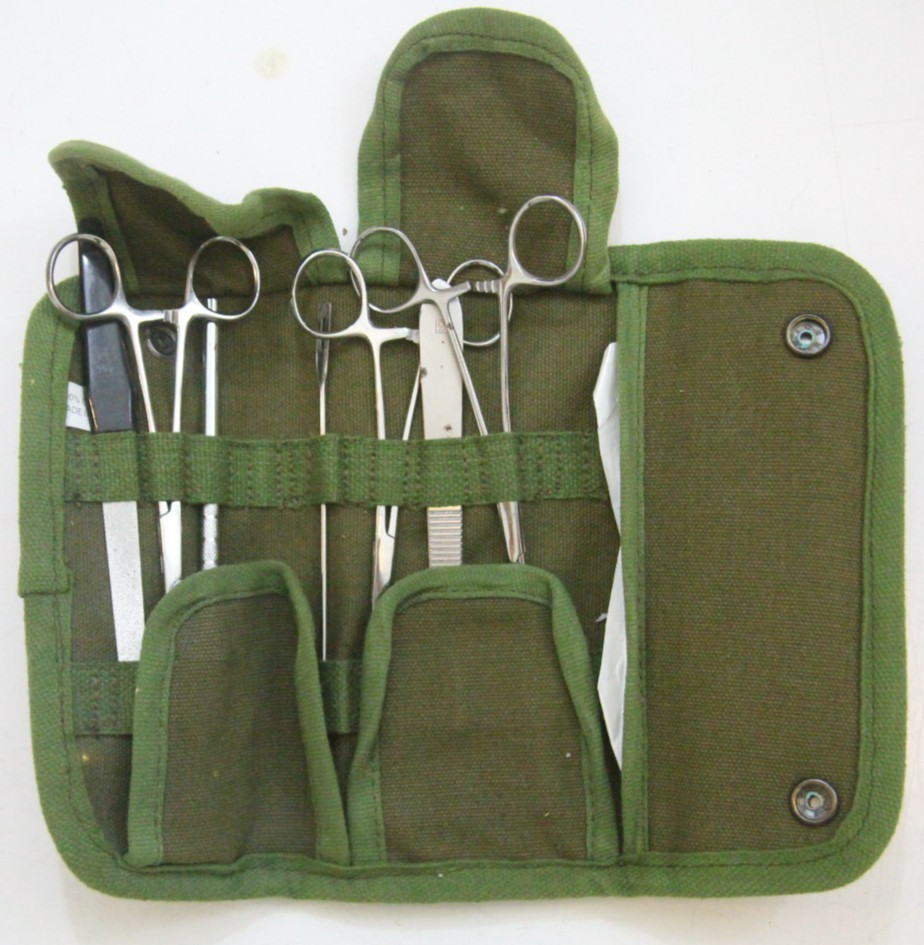 Vintage US Military Surgical Instrument Kit Green Minor Field Surgery Tool BB624