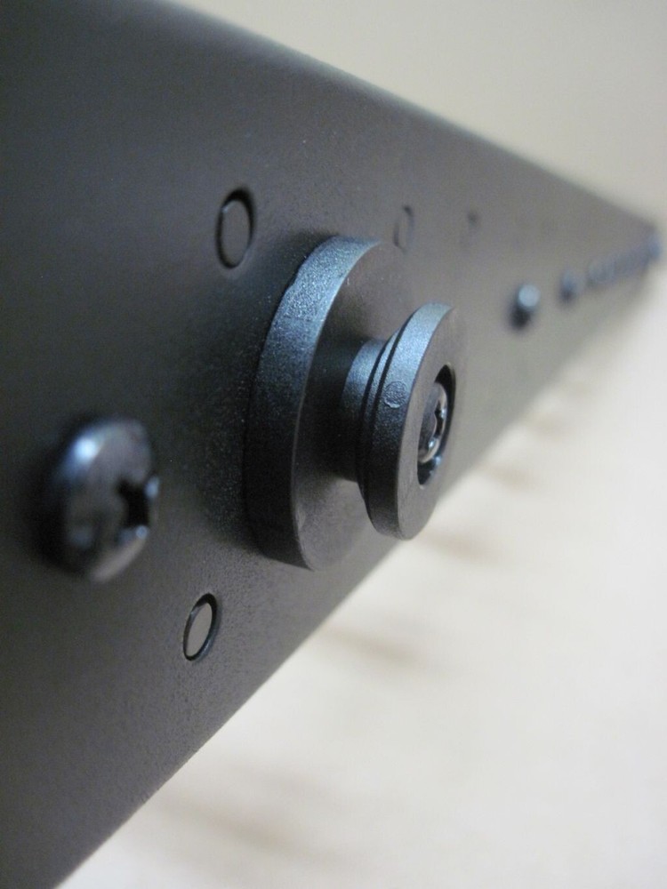 Tripp Lite SRCABLERINGVRT 6Ft Vert Cable Manager Flex Ring Toolless Mounting