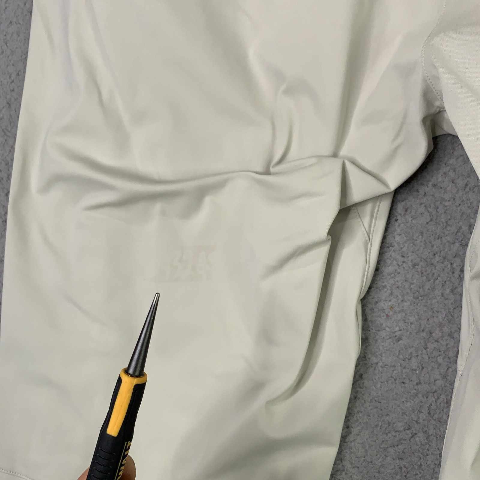 Rhone Pants Mens 40x33 Beige Commuter Tech Travel Stretch Golf Performance