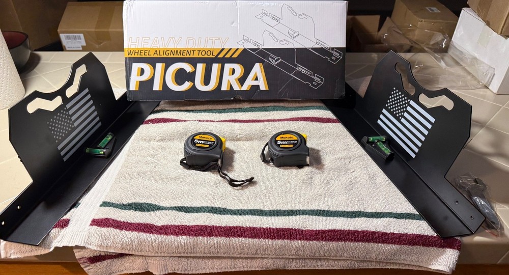 Picura wheel alignment tool