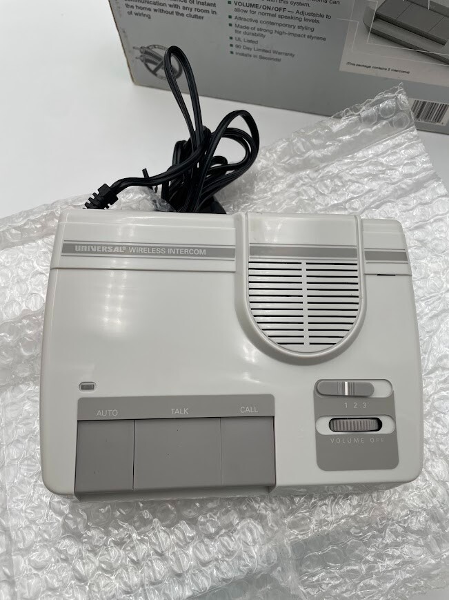 Universal HE-600 Wireless Intercom In Box