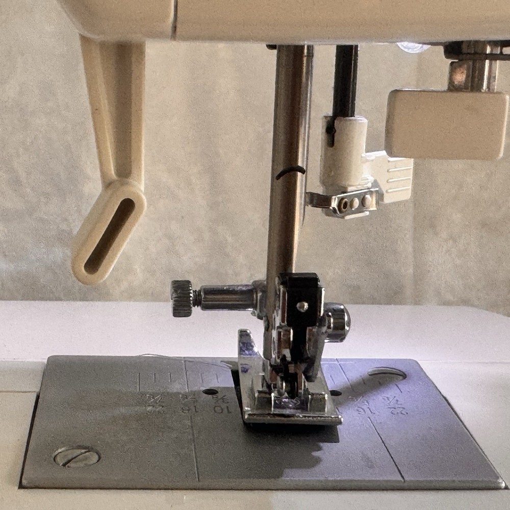 Singer Brilliance 6199 Electronic Sewing Machine
