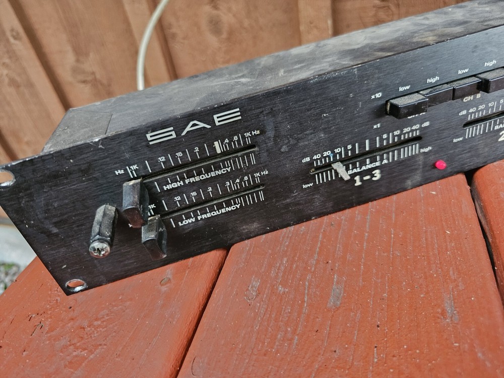 SAE-4000 Stereo Active Crossover