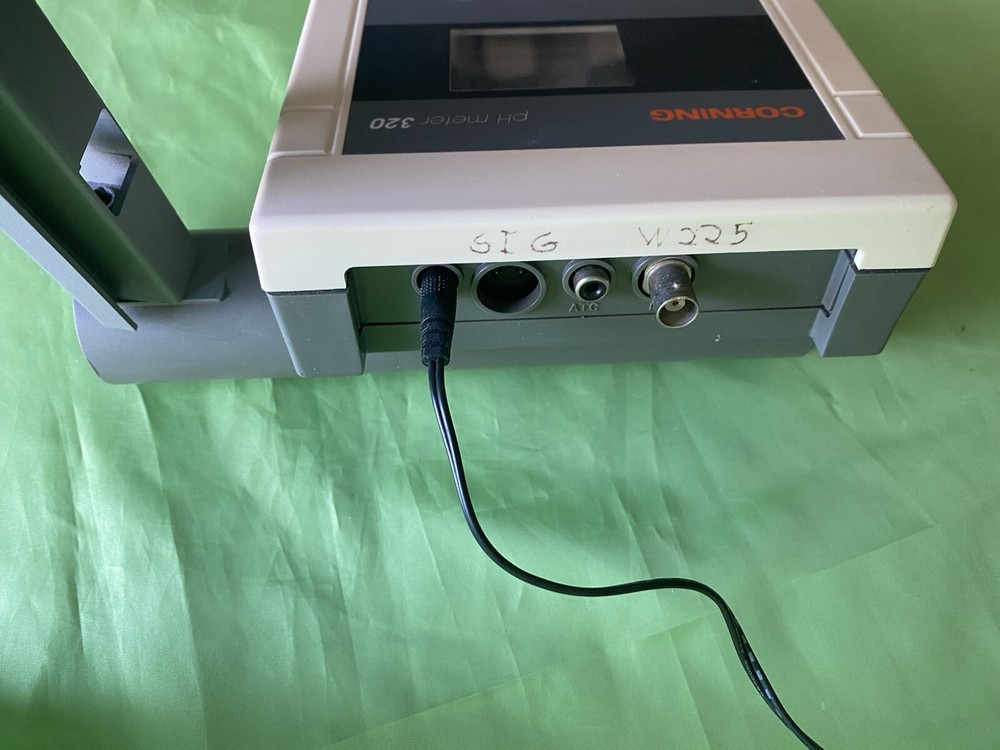 Corning Benchtop pH Meter with Power Adapter 320