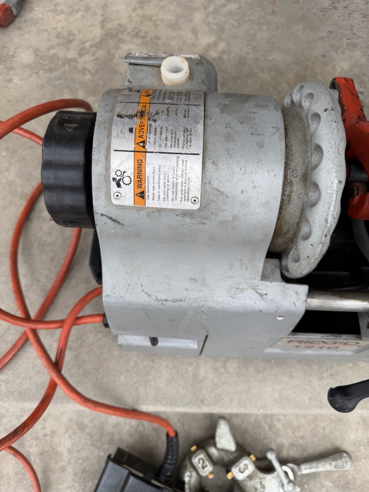 RIDGID 1210 PIPE THREADING MACHINE 110V WITH POWER CORD PEDAL ETC WORKS (READ)