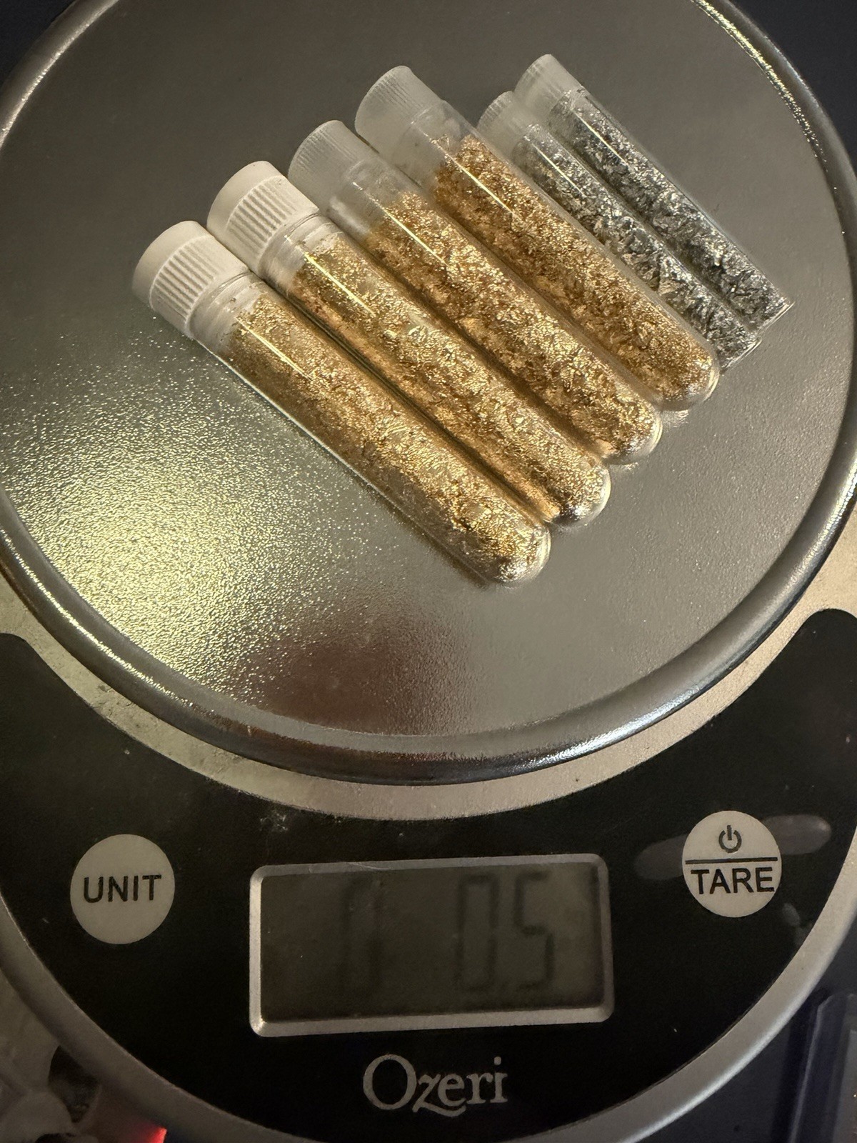 Lot Of 4 Vials Of Gold Flakes And 2 Vials Of Silver Flakes No Liquid