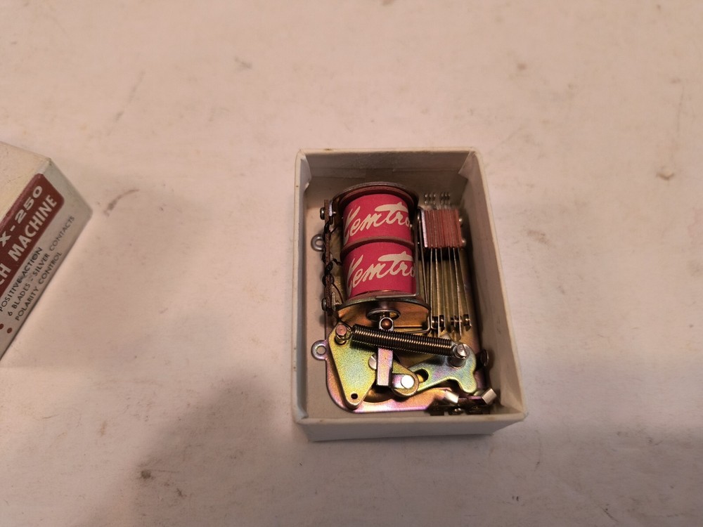 Kemtron Twin Solenoid Switch Machine - X-250