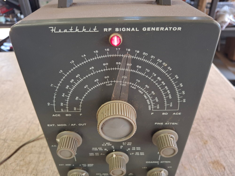 Vintage Ham Radio Heathkit RF-1 RF Signal Generator