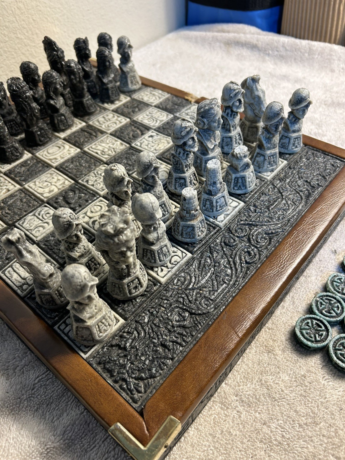 Medieval Skull Busts Mayan Or Aztec Inspired Chess & Backgammon Set - Incomplete