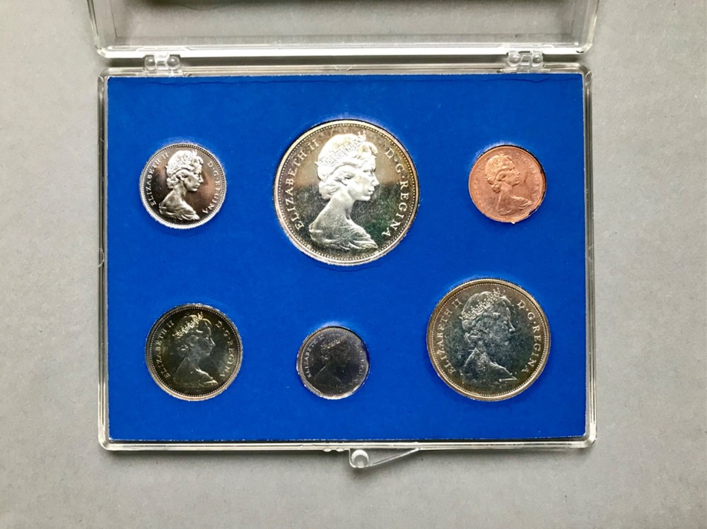Pair of Canada Silver Mint Sets.