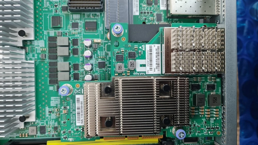 Netapp AFF-A250 all-flash array with 111-05272+A1 Dual controller & Dual PSU