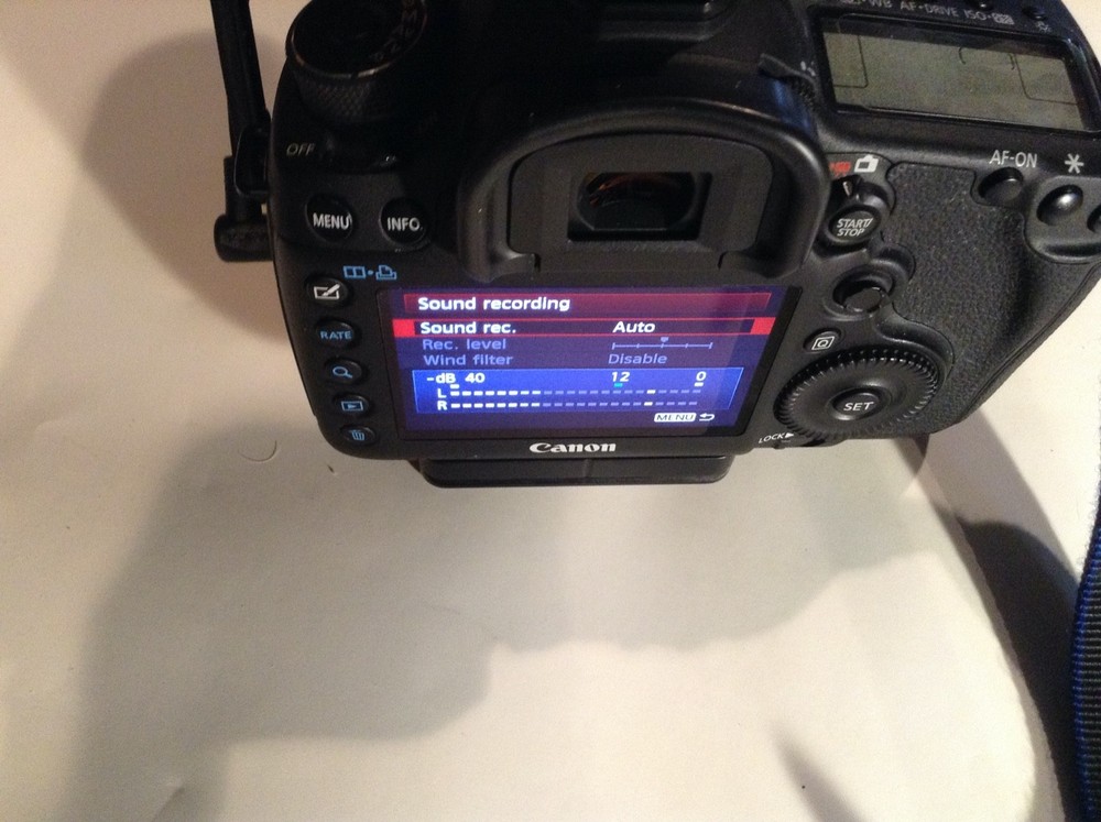 Comica CVM-V30 PRO Camera Microphone Super-Cardioid Pattern Directional (RED)